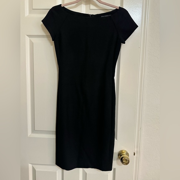 Zara Dresses & Skirts - Black Sheath Dress